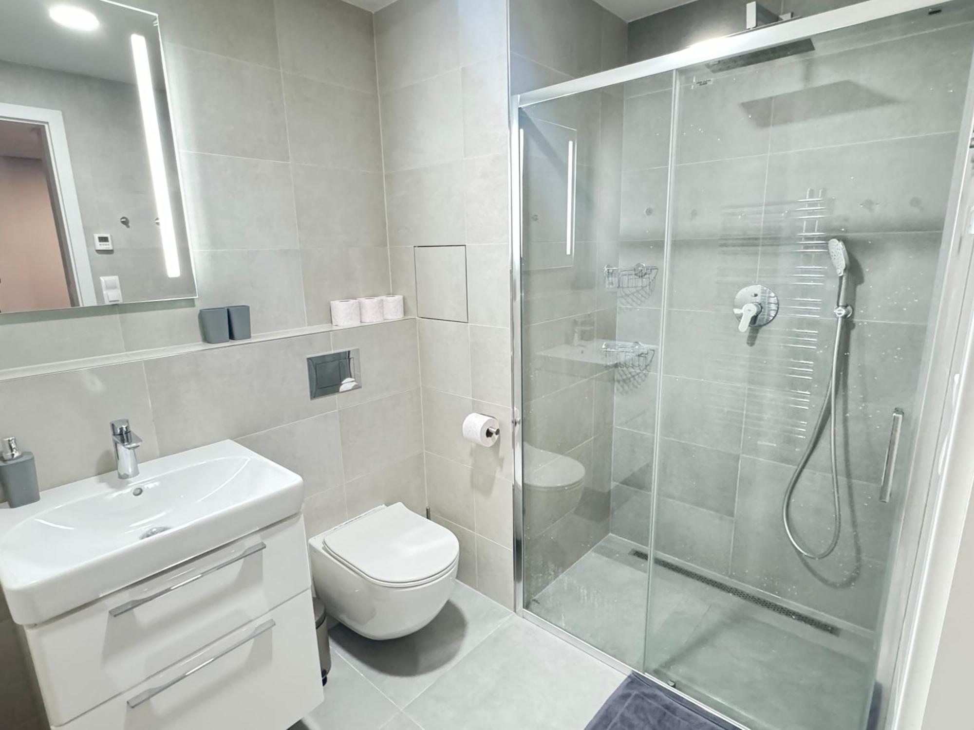Free Parking - Cozy Apartment Near Vysehrad Railway Bridge Praha Bagian luar foto