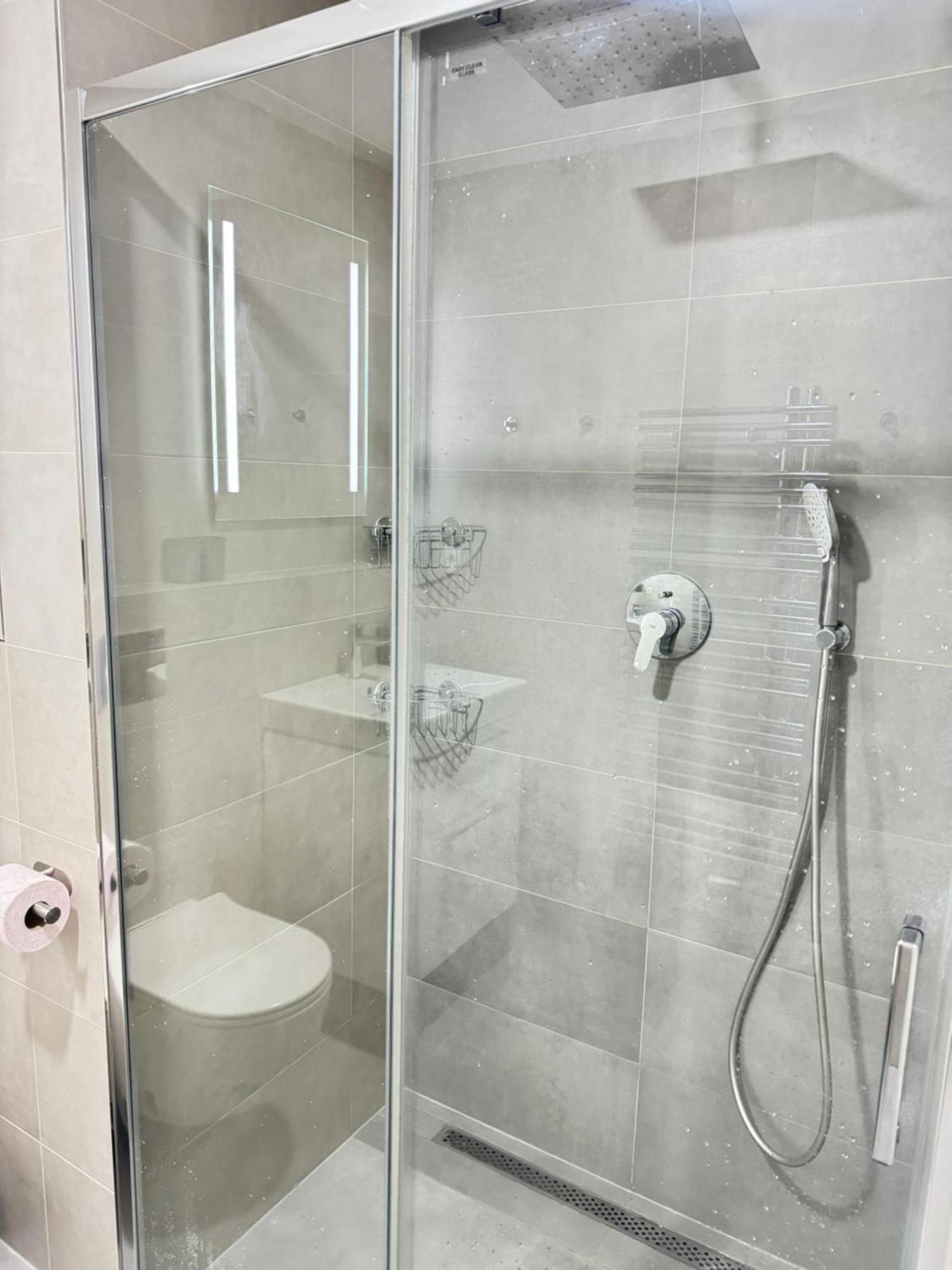 Free Parking - Cozy Apartment Near Vysehrad Railway Bridge Praha Bagian luar foto