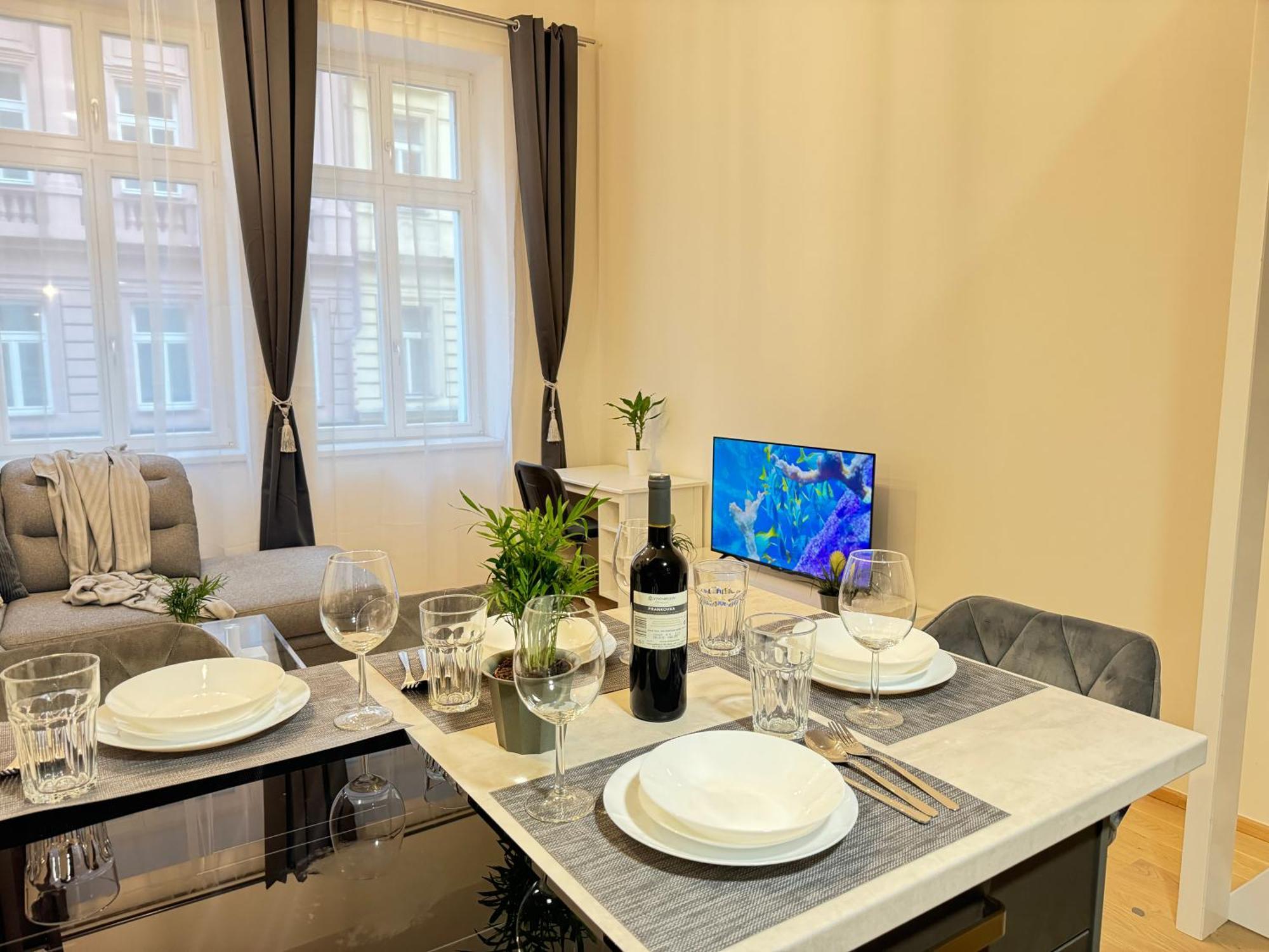 Free Parking - Cozy Apartment Near Vysehrad Railway Bridge Praha Bagian luar foto