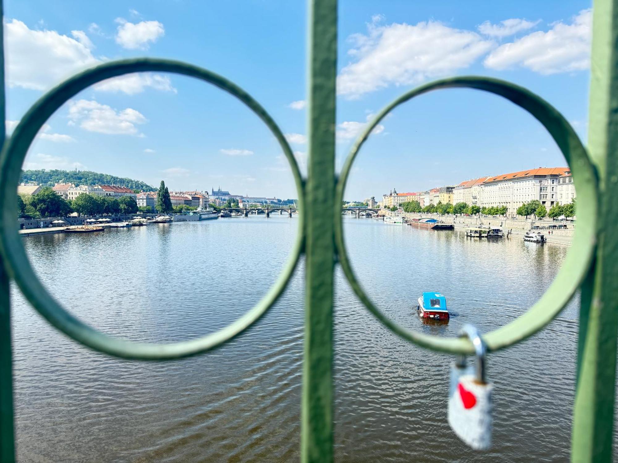 Free Parking - Cozy Apartment Near Vysehrad Railway Bridge Praha Bagian luar foto