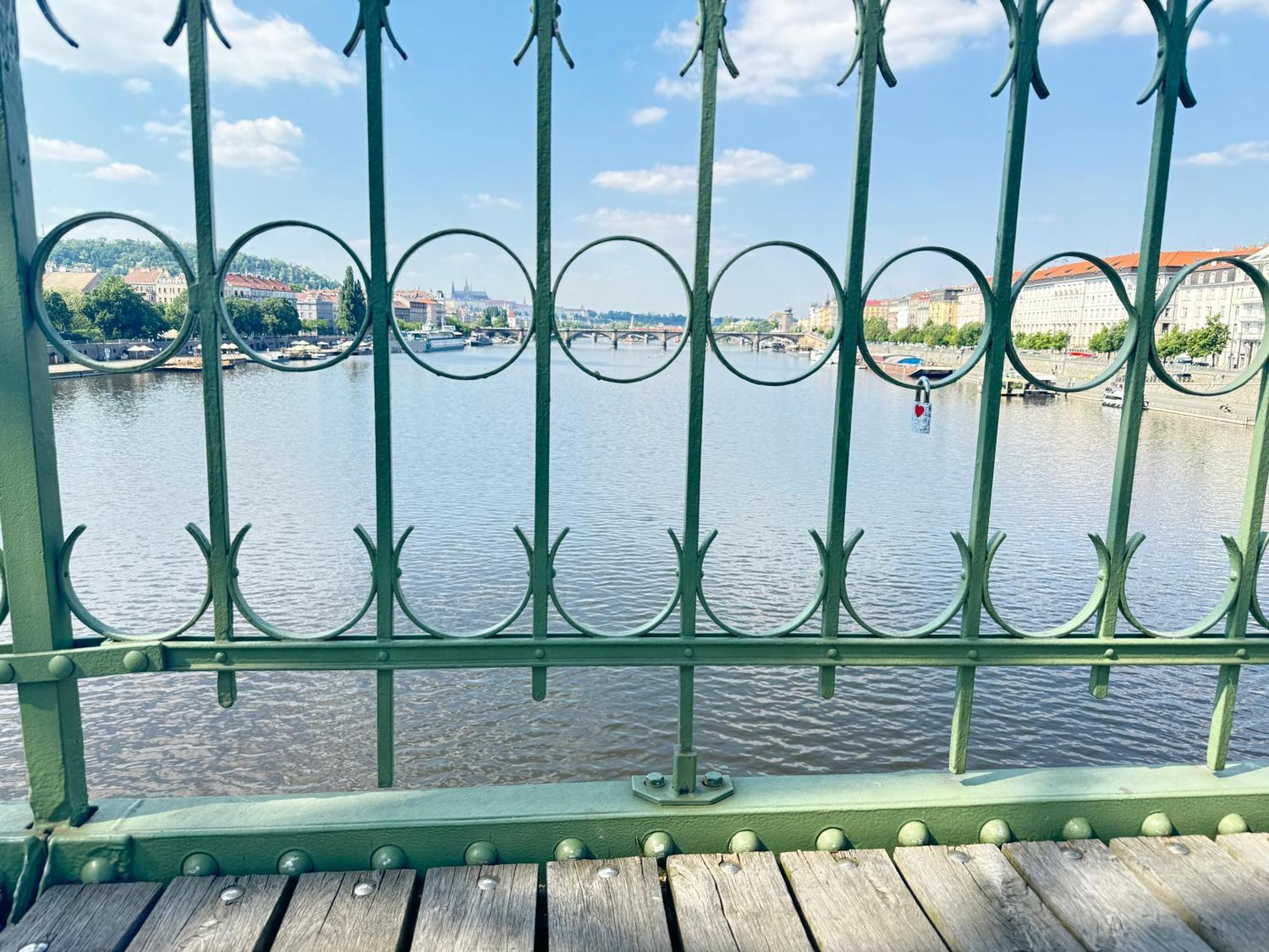 Free Parking - Cozy Apartment Near Vysehrad Railway Bridge Praha Bagian luar foto